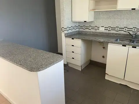Departamento en Alquiler en Lanus Este, $ 600.000
