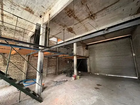 DEPOSITO Y CASA 4amb en ALQUILER. V.TESEI