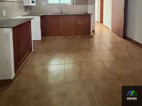 Casa 5 ambientes con 1 baño