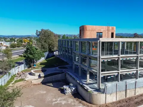 Exclusivo Local en Parque Comercial Villa Allende