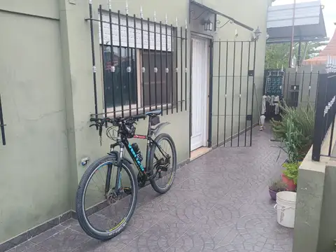 PH 3 ambientes, primer piso, luminoso en muy buen estado