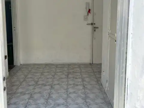 EXCELENTE DEPARTAMENTO DE 2 AMBIENTES - ZONA ALMAGRO