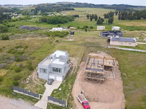 Casa 6 ambientes con 3 baños