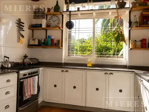 Casa 5 ambientes con 4 baños