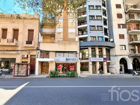 VENTA DEPARTAMENTO DE 2 DORMITORIOS CON BALCON Y PATIO EN BARRIO CENTRO