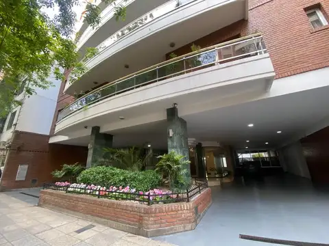 Doblas 300, Piso 4