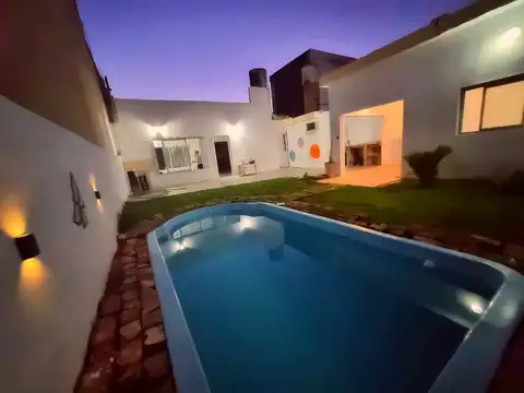 CASA 5 AMB-2 Baños-PILETA-PARR-QCHO TERRAZA- VILLA DE MAYO