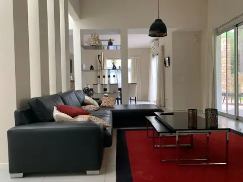 Casa en Venta al Este