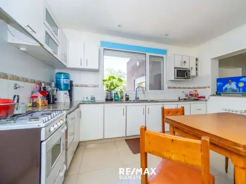 VENTA CASA RENOVADA MISIONES 200