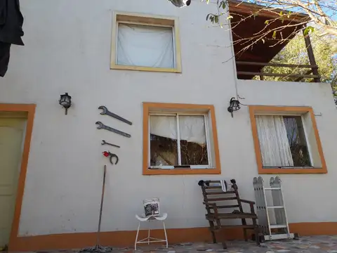 Casa en Venta con 3 cocheras