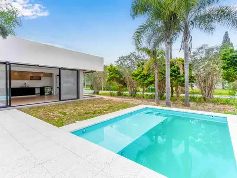 Casa a estrenar en Club Náutico Escobar