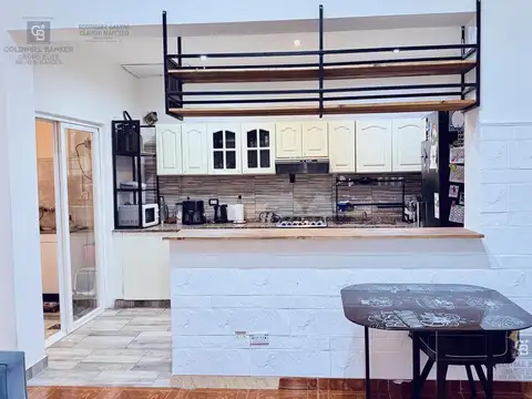 VENTA CASA 4 AMBIENTES LOTE PROPIO TERRAZA SALÓN QUINCHO EN BARRACAS