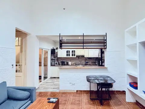 VENTA CASA 3 AMBIENTES  CUARTO GUARDADO TERRAZA SALÓN QUINCHO EN BARRACAS