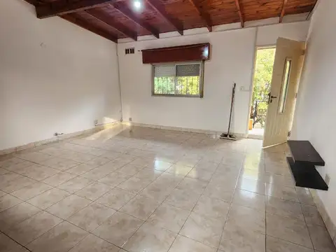 Depto Tipo Casa en Alquiler de 3 ambientes