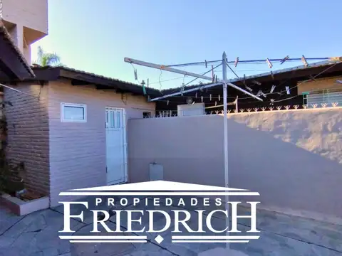 Casa 2 ambientes con 2 baños