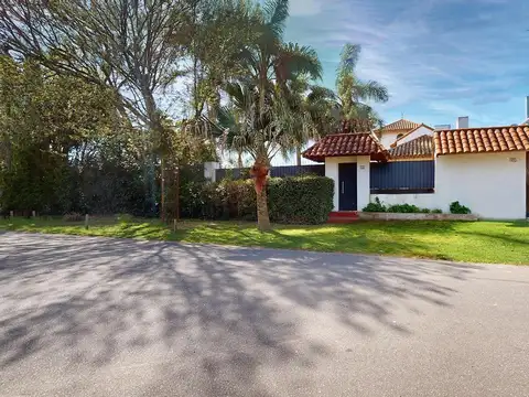 Casa  en venta en Villa Elisa