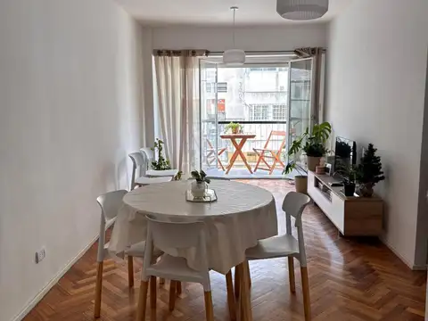 Av. Corrientes 2800, Piso 9