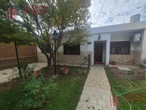 Vende Casa 2 Dormitorios - B° Jardin