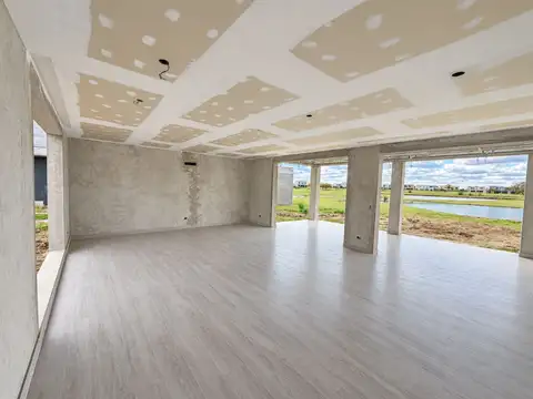 Casa 6 ambientes con 3 baños