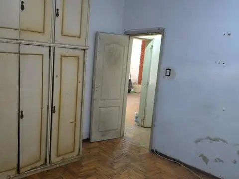 Casa 6 ambientes con 2 baños