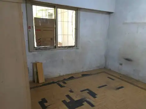 VENTA- CASA 3AMB. C/COCHERA +DEPTO 3AMB.- R. MEJÍA