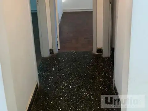 Oficina 4 ambientes con 1 baño