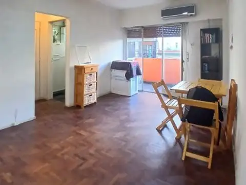 Se vende un departamento monoambiente con balcón al frente - Almagro