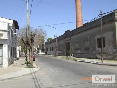 Terreno Para Deposito o Construcción.