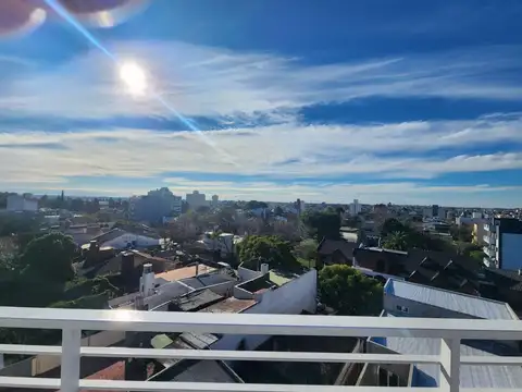 MONOAMBIENTE CON COCHERA