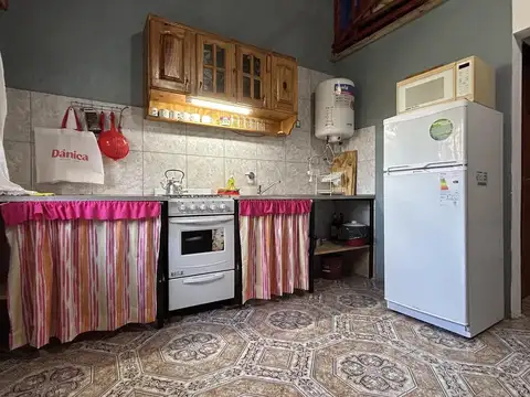 Casa 6 ambientes con 2 baños