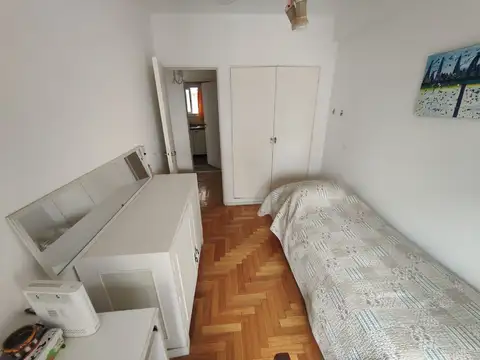 EXCELENTE ALQUILER, SEMIPISO 3 AMBIENTES AMOBLADO CON BALCON Y COCHERA