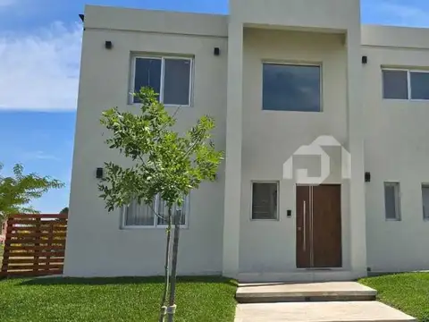 Casa  en Venta en Santa Elena, Pilar del Este, Pilar