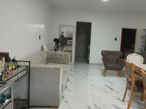 Depto Tipo Casa 5 ambientes con 2 baños