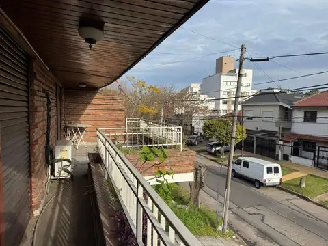 Casa 6 ambientes con 3 baños