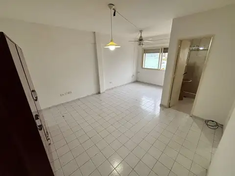 Departamento en Alquiler en Villa Ballester, $ 450.000