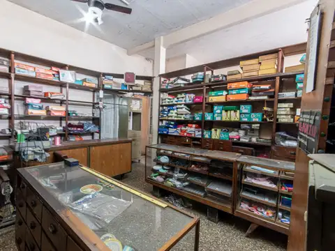 VENTA CASA MULTIFAMILIAR C/LOCAL ESCUCHA OFERTA