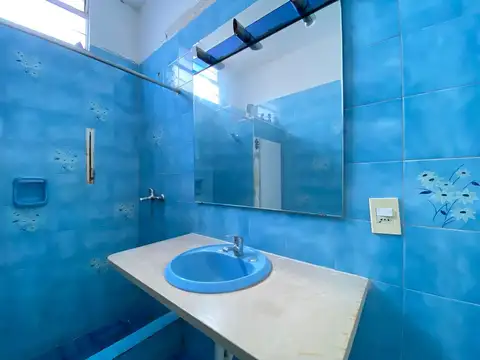 Venta Casa Malvin 4 dormitorios, fondo y barbacoa