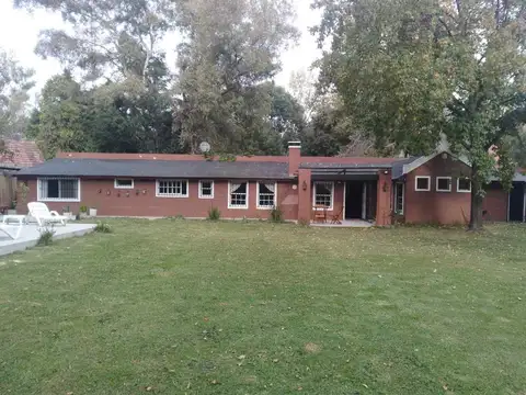 CASA QUINTA EN VENTA CANNING CON PISCINA