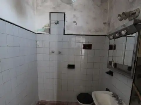Casa en Venta con 15 cocheras