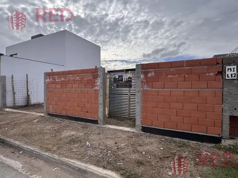 Casa 3 ambientes con 2 baños