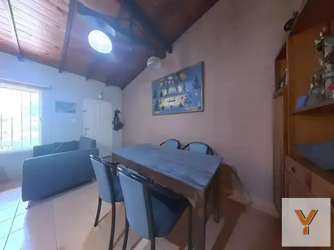 Casa 5 ambientes con 2 baños