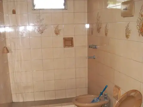 Depto Tipo Casa 4 ambientes con 2 baños