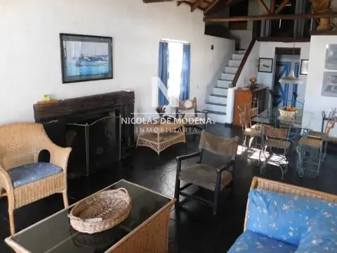 Casa 5 ambientes con 3 baños