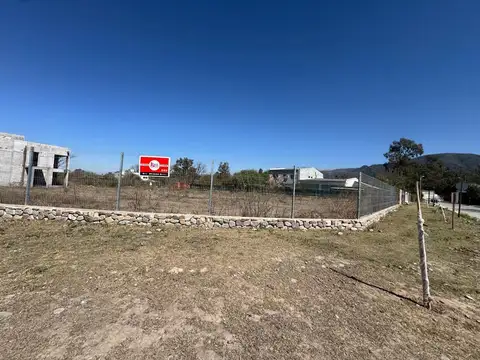 Terreno en Venta en Villa San Lorenzo, USD 250.000