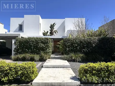 Casa en Alquiler en Barrio Barbarita