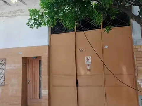 Terreno en Venta en Parque Chacabuco, USD 205.000