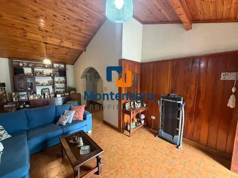 Casa 5 ambientes con 3 baños