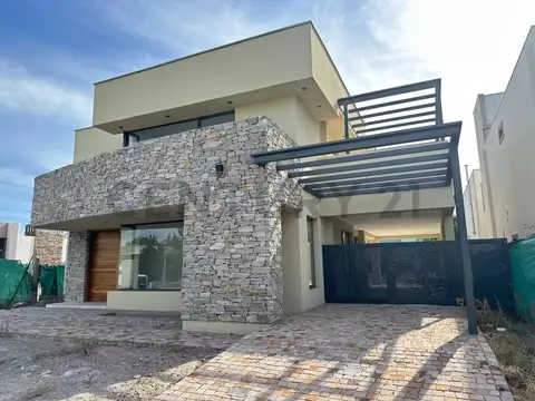 Casa en Venta en Las Cortaderas, Countries y Barrios Cerrados en Guaymallen