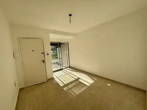 VENTA - DPTO INTERNO PLANTA ALTA DE 1 DORM