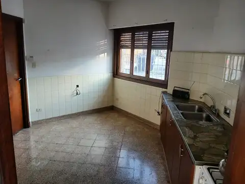 Depto Tipo Casa en Venta en Versalles, USD 128.000